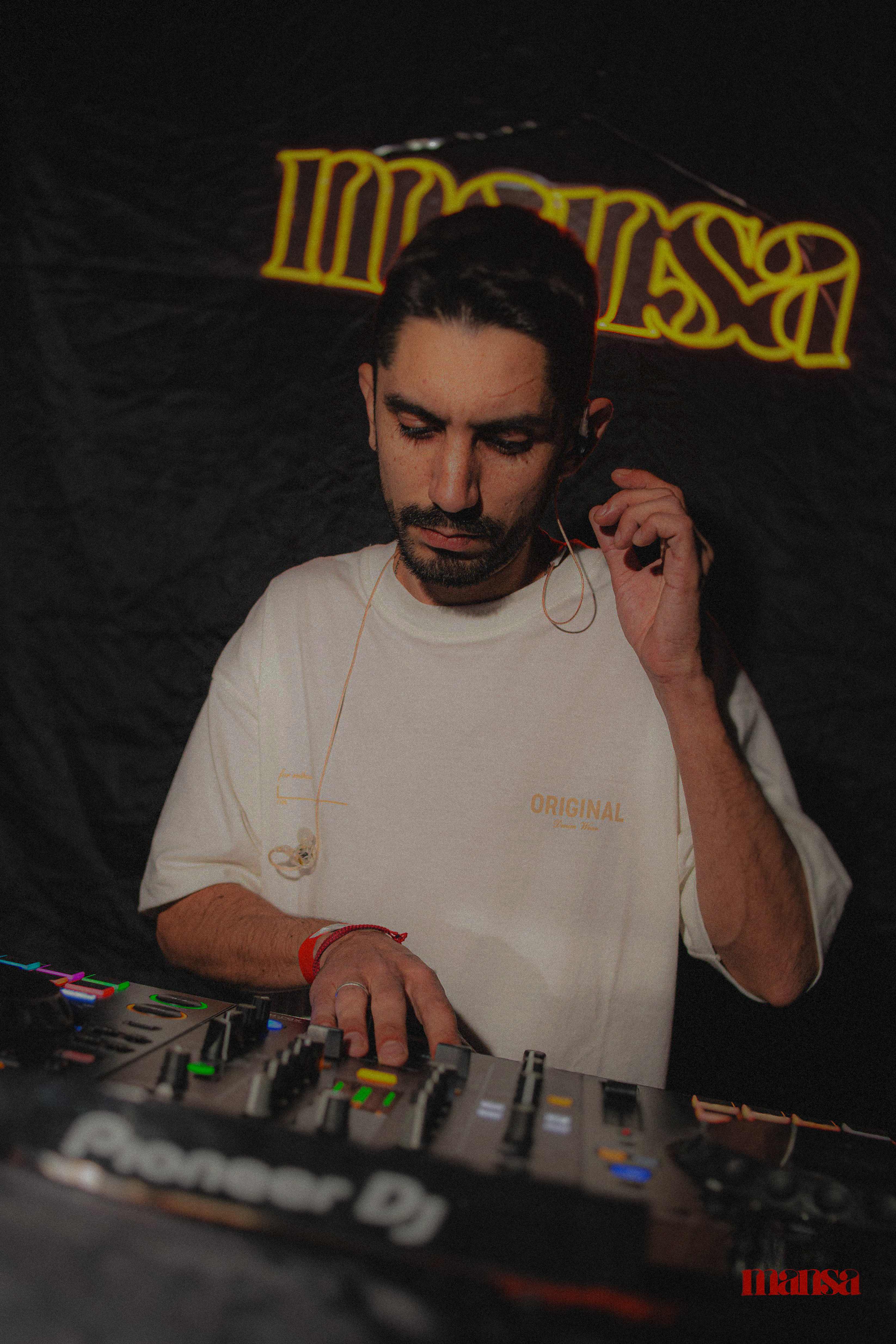 DJ en acción - Eterno Producciones 4