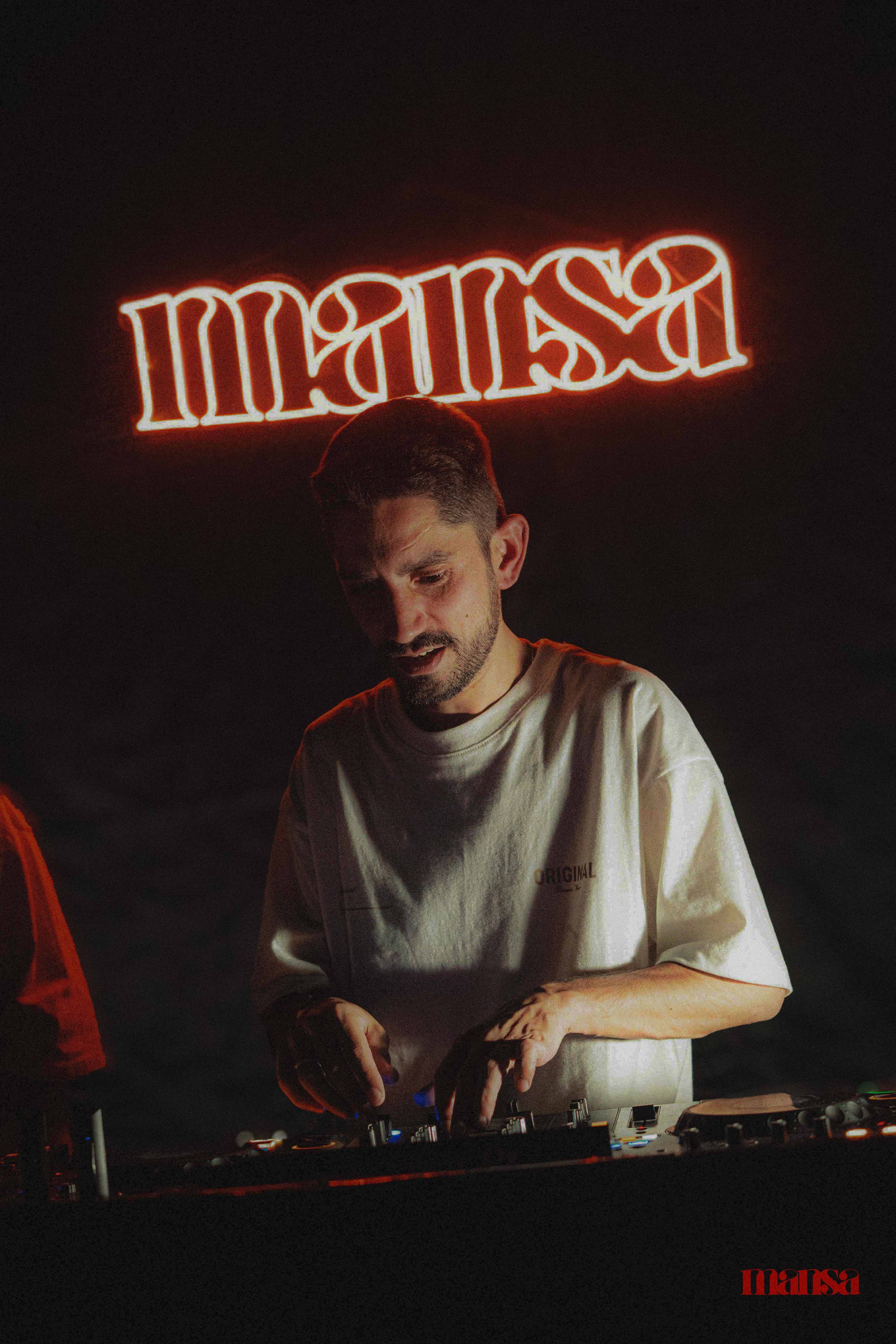 DJ en acción - Eterno Producciones 3